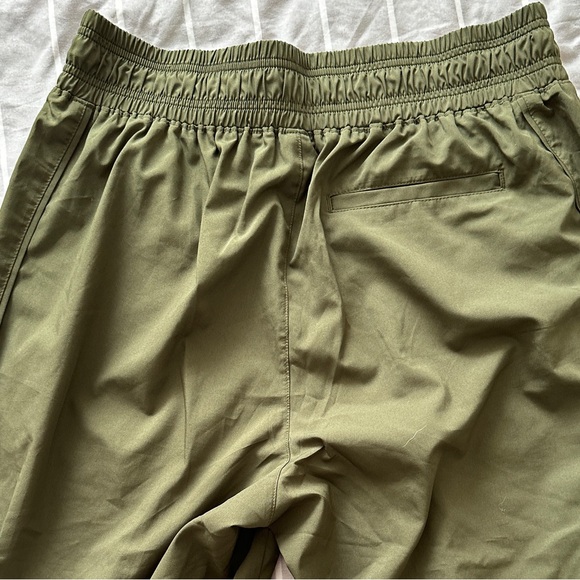 High-Waisted StretchTech Wide-Leg Pants in Army Green - Picture 4 of 6
